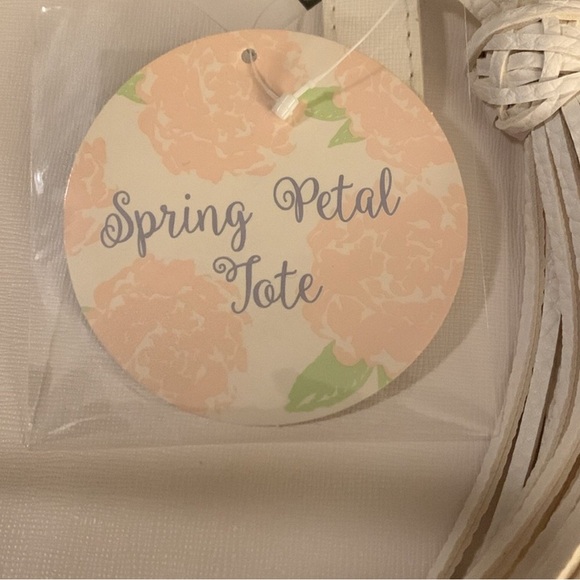 Arcadia Beauty Labs Spring Petal Tote Elegant White Bag 314968  NWT - Picture 5 of 10